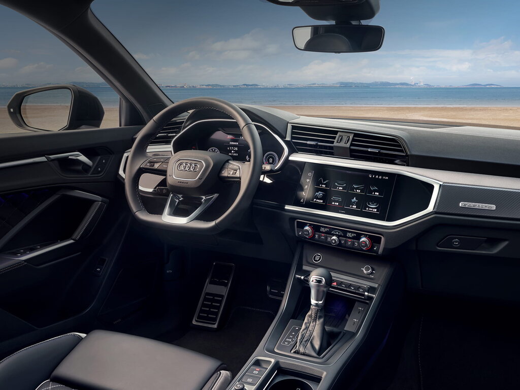 салон Audi Q3